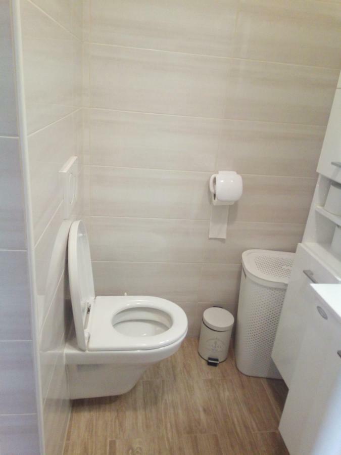 Apartmaji Matazin Črni Kal Exterior foto